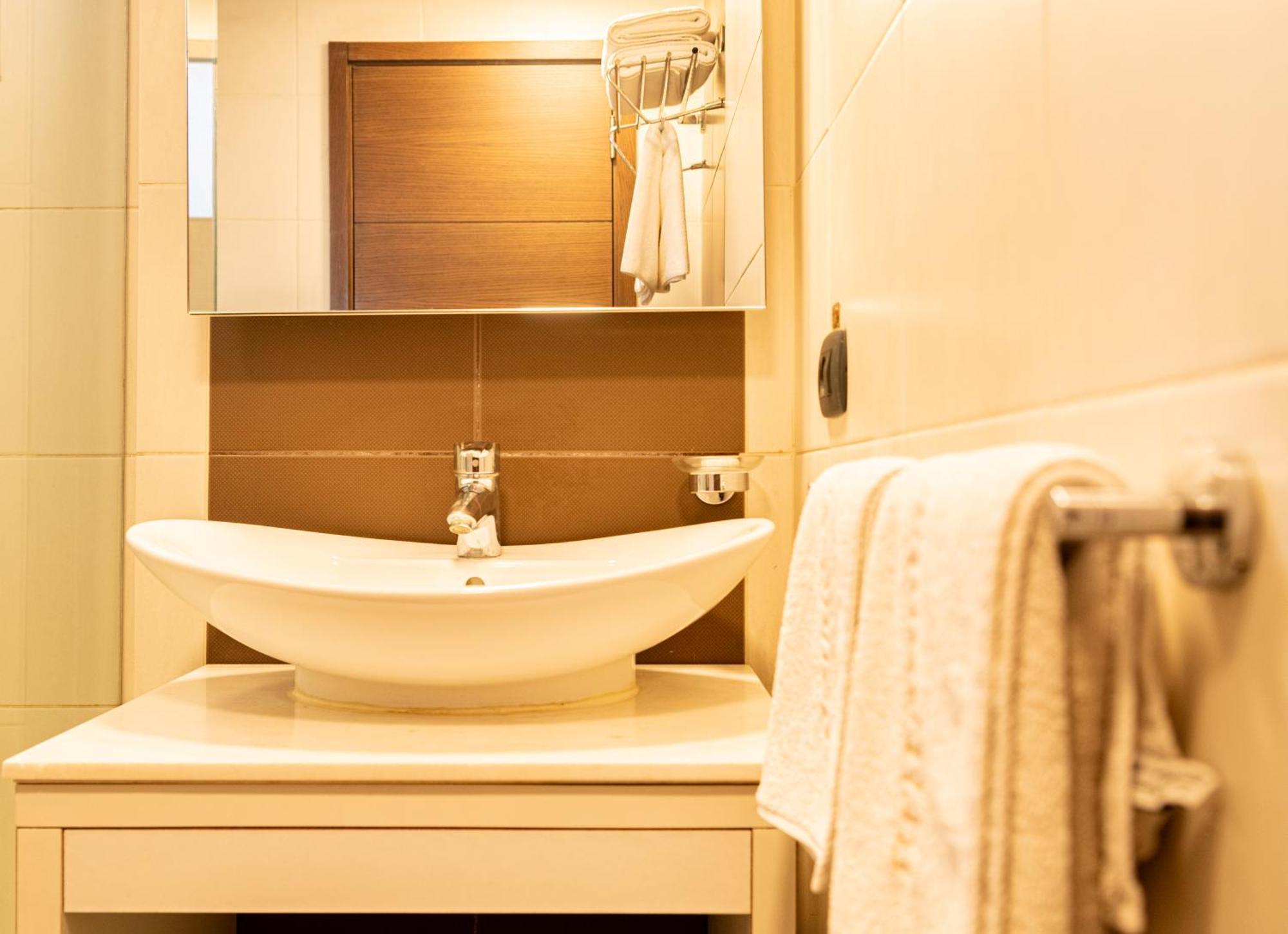 Britannia Suites Beyrouth Extérieur photo